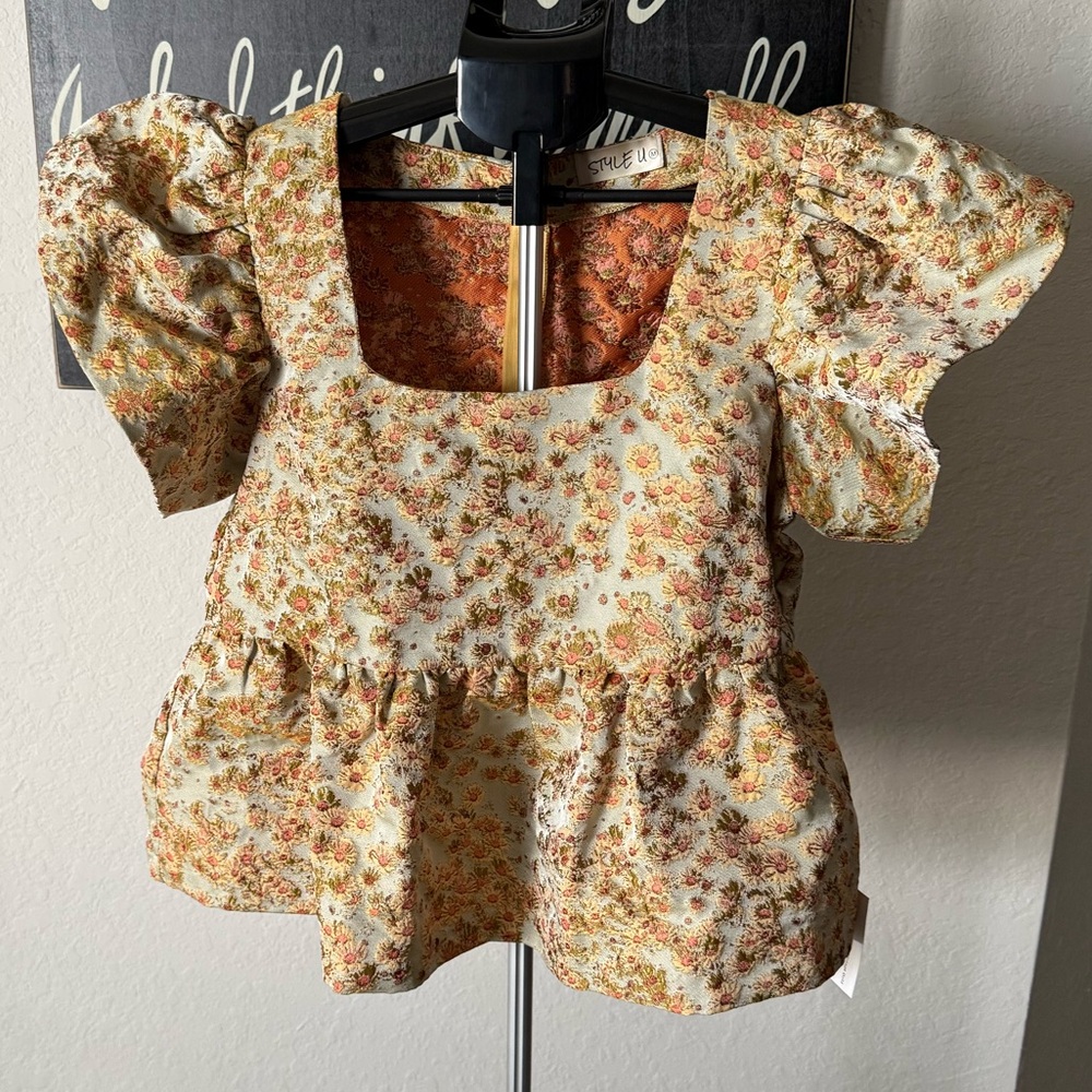 Style U Peplum Sunflower Top NWT